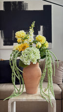 <p>High quality artificial flowers</p>